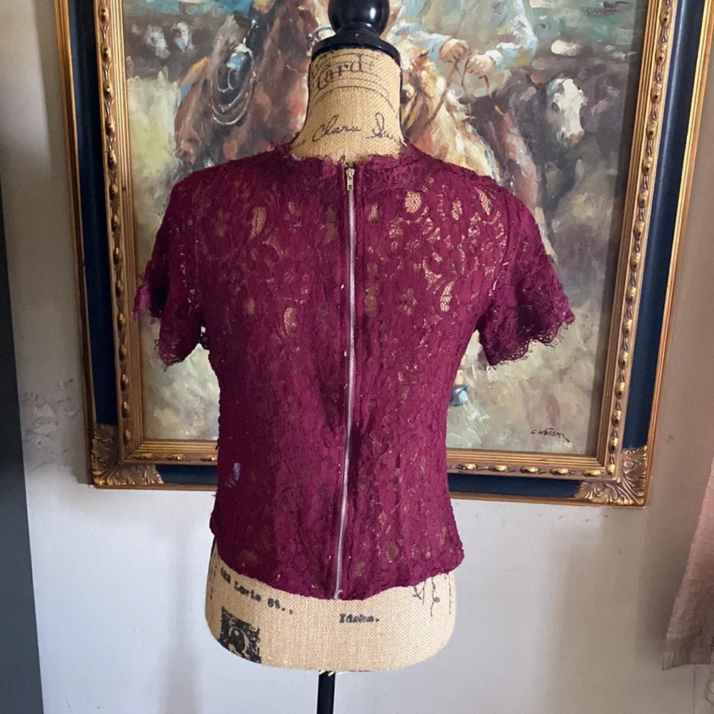 Lace top - Picture 2 of 3